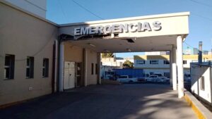 Llevó a su marido apuñalado al hospital de Comodoro y dio una polémica versión de las hechos