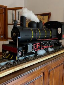 La estación Esquel de La Trochita exhibe una maqueta histórica de la locomotora 114