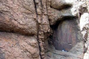 La enigmática puerta de piedra en Telsen: mito, historia o secreto oculto