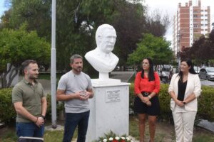 Trelew conmemoró el 17° aniversario del fallecimiento de Raúl Alfonsín