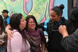 El ministro Punta recibió a las familias de la Escuela 21 y garantizó una intervención total