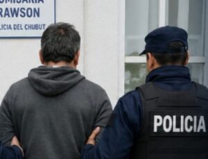 Crimen en la Terminal: Cayó el presunto homicida y secuestran un cuchillo con sangre