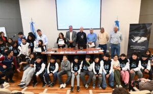 Homenaje en la Legislatura a los héroes del ARA Belgrano