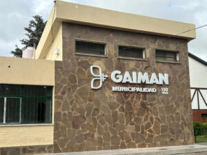 Gaiman elegirá en diciembre al sucesor de James