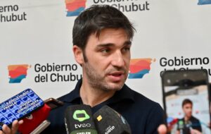 Torres celebró la ley que protege salarios y lanza alivio financiero