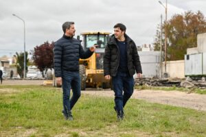 Trelew: Torres y Merino recorrieron los trabajos de modernización de la pista de atletismo