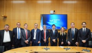 Torres desde París anunció una inversión de USD 1.200 millones de PAE para Cerro Dragón
